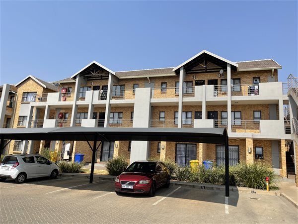1 Bed Apartment in Rooihuiskraal North