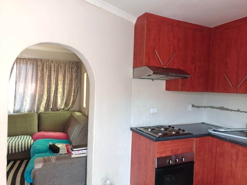 2 Bed House in Soshanguve photo number 7