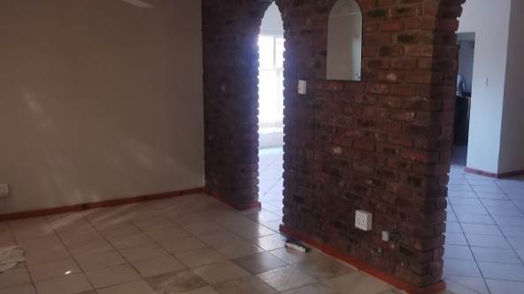 4 Bed House in Modimolle photo number 3