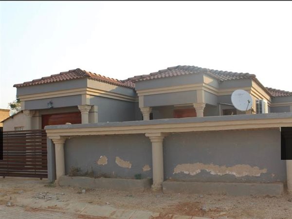 3 Bedroom House 3 Bedroom House