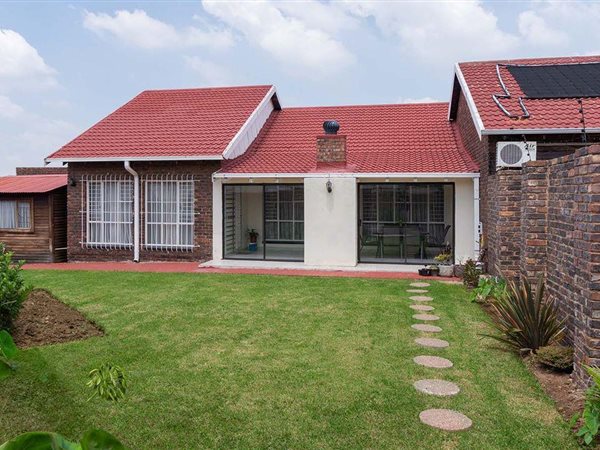 3 Bedroom Townhouse 3 Bedroom Townhouse
