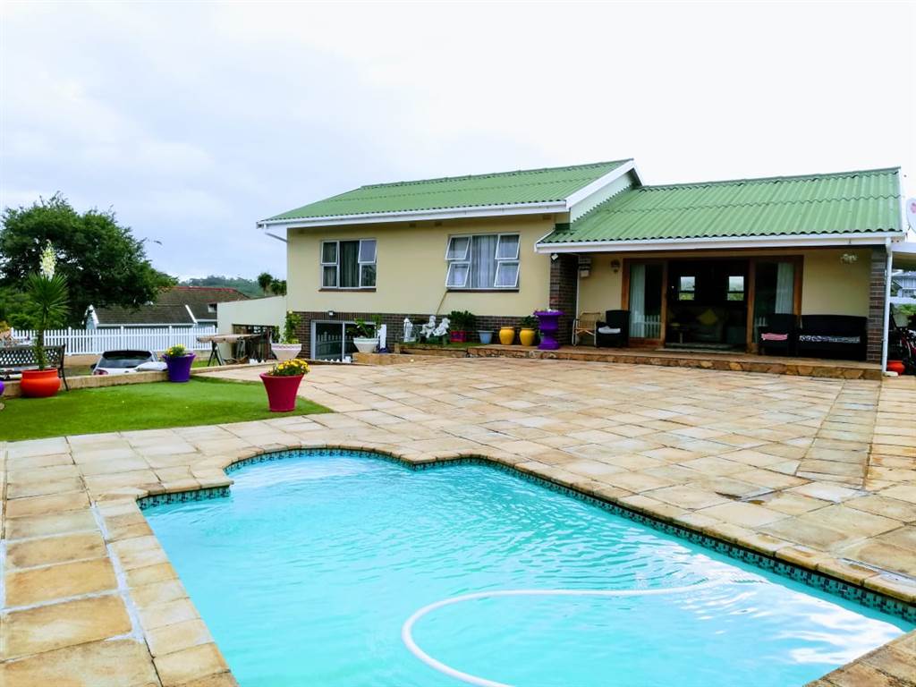 5 Bed House in Port Shepstone photo number 1