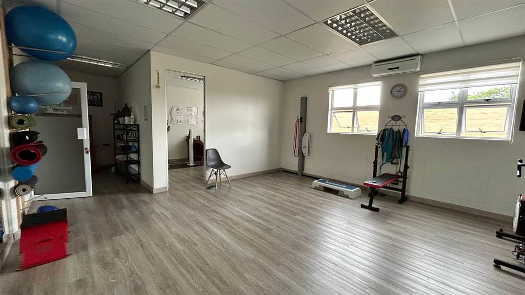 49  m² Commercial space in Northcliff photo number 8