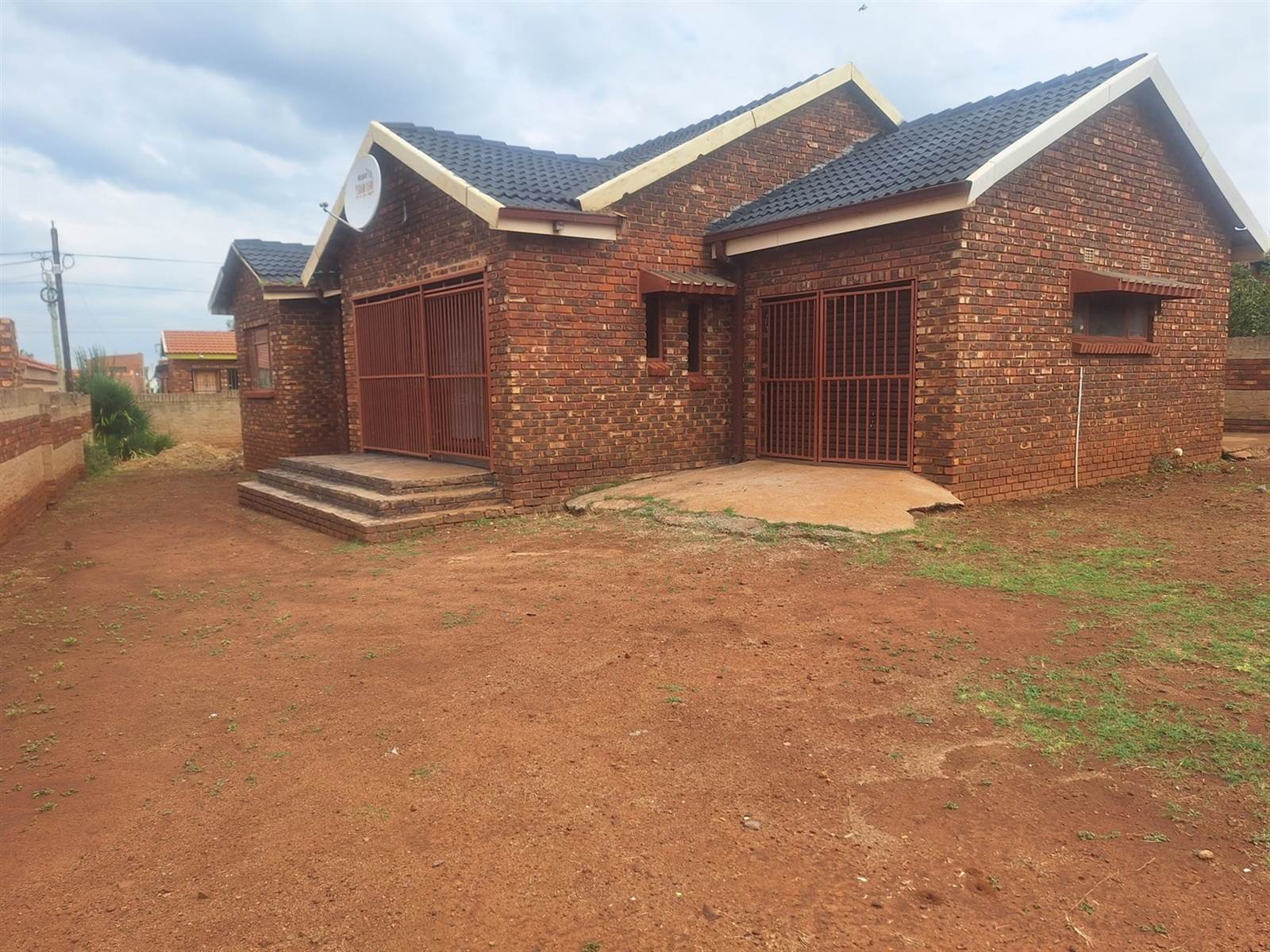 3 Bed House in Ikageng photo number 3