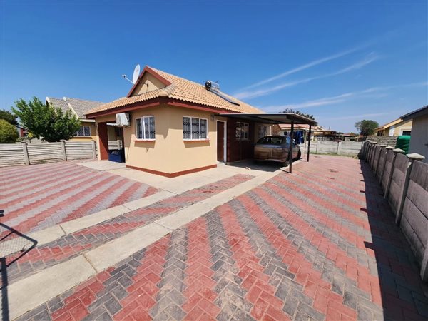 3 Bedroom House 3 Bedroom House