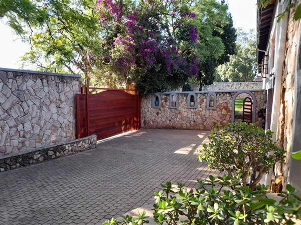 1 Bed Garden Cottage