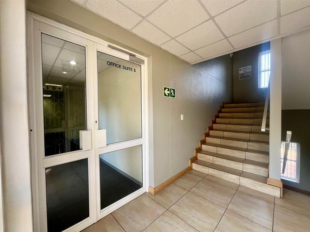144  m² Office Space in Craighall photo number 8