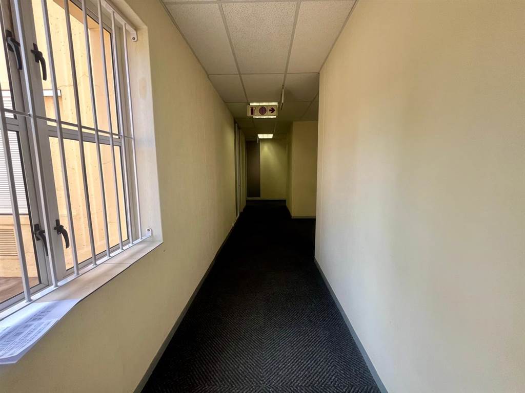 144  m² Office Space in Craighall photo number 14