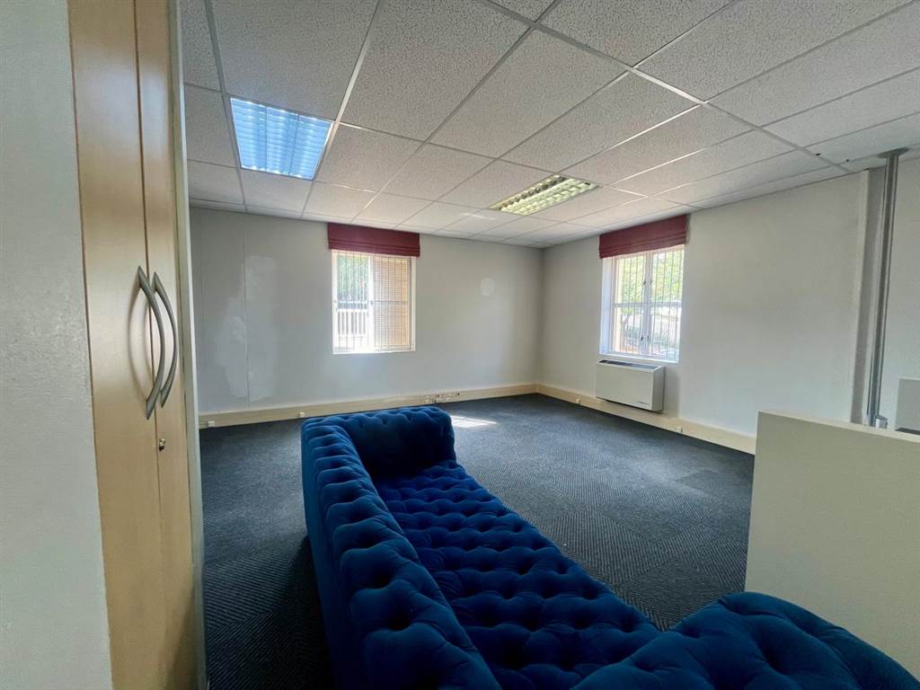 144  m² Office Space in Craighall photo number 9