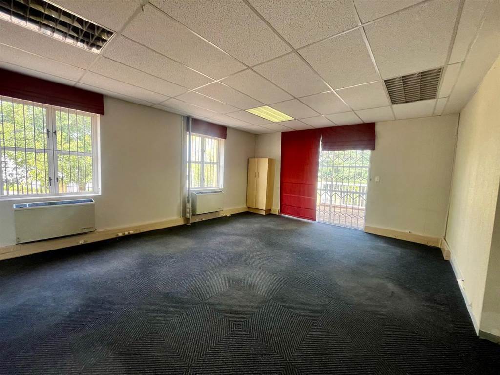 144  m² Office Space in Craighall photo number 15