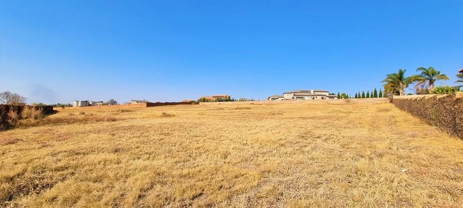 8693 m² Land available in Mooikloof Heights photo number 2