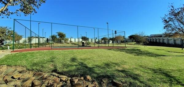 8693 m² Land available in Mooikloof Heights photo number 15