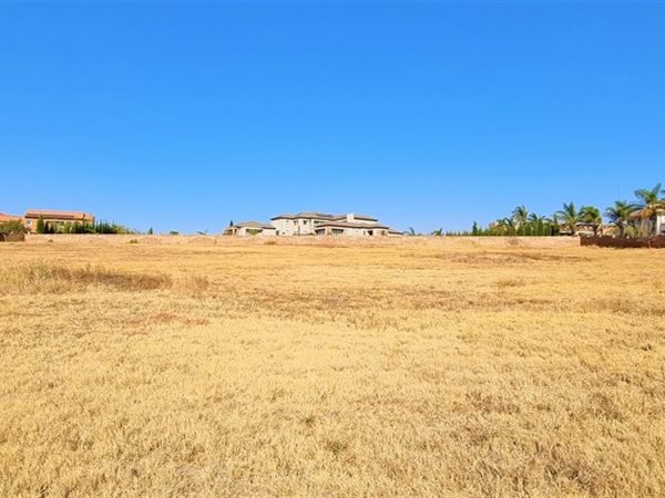 8693 m² Land available in Mooikloof Heights