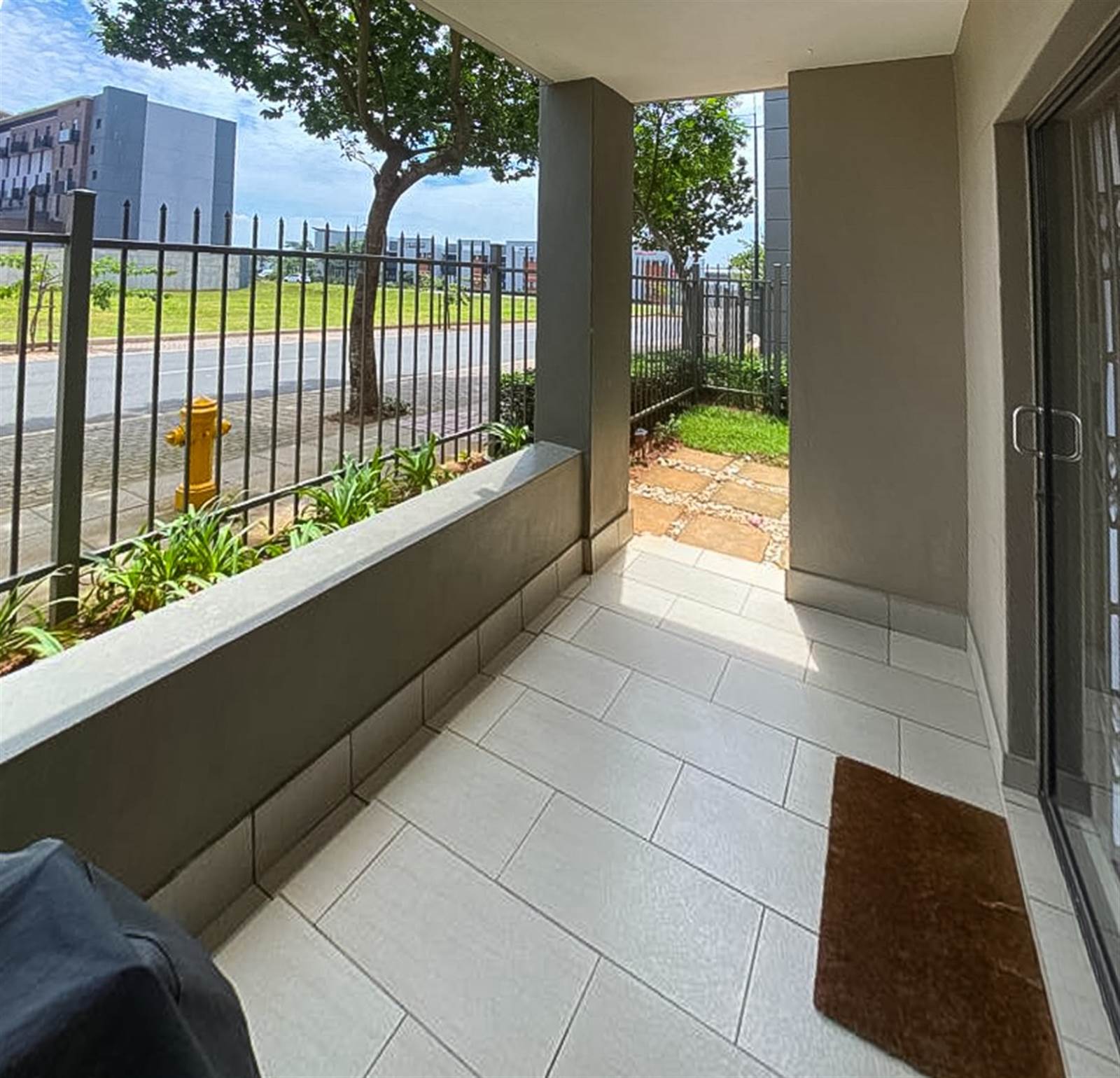 2 Bed Townhouse in Umhlanga Ridge photo number 18