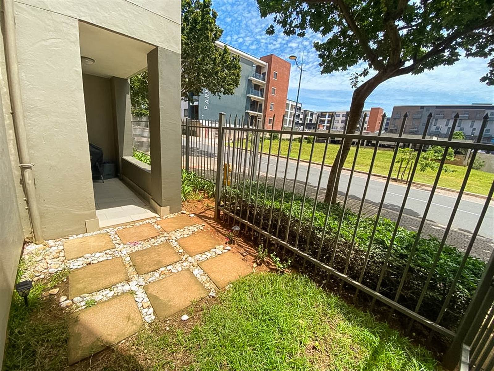 2 Bed Townhouse in Umhlanga Ridge photo number 20
