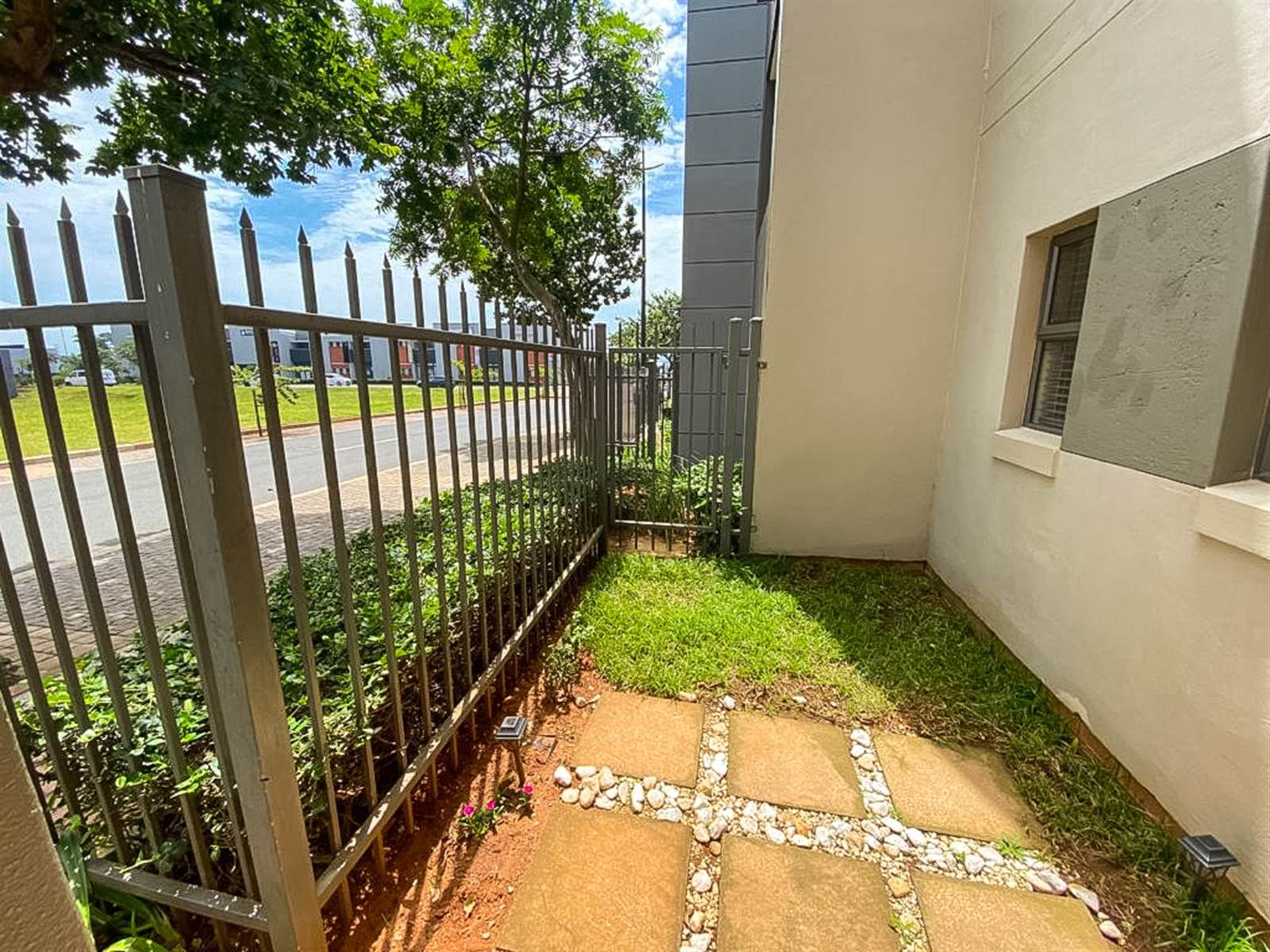 2 Bed Townhouse in Umhlanga Ridge photo number 19