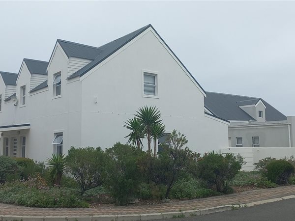 4 Bedroom House 4 Bedroom House