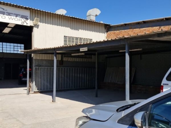 222  m² Commercial space