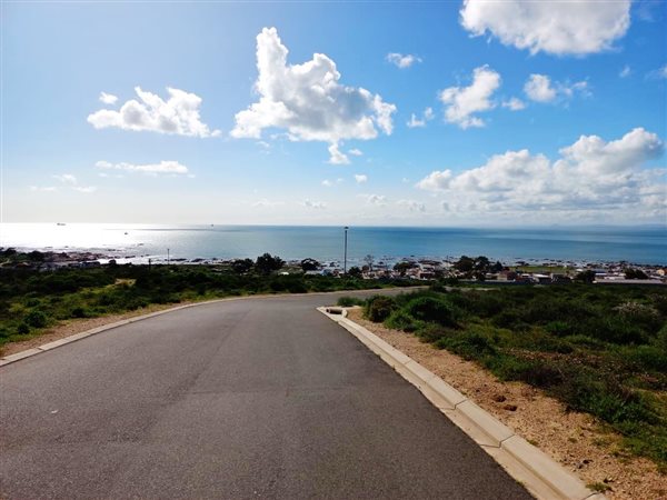 518 m² Land available in St Helena Views