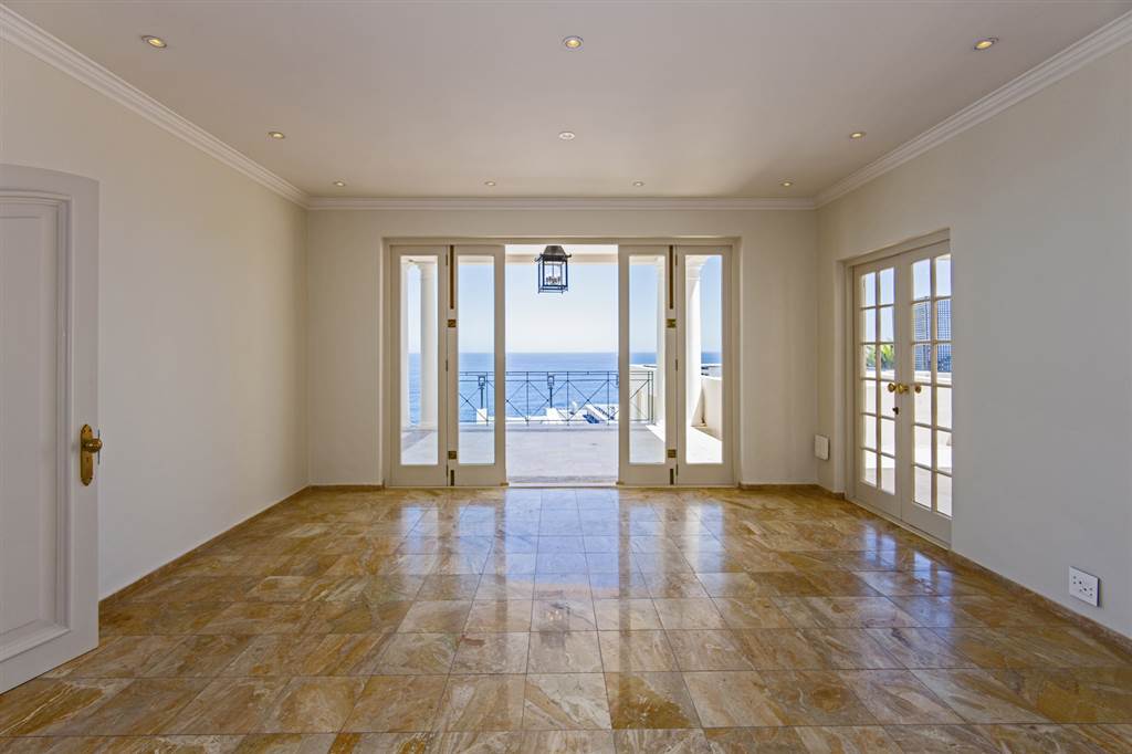 4 Bed House in Bantry Bay photo number 11