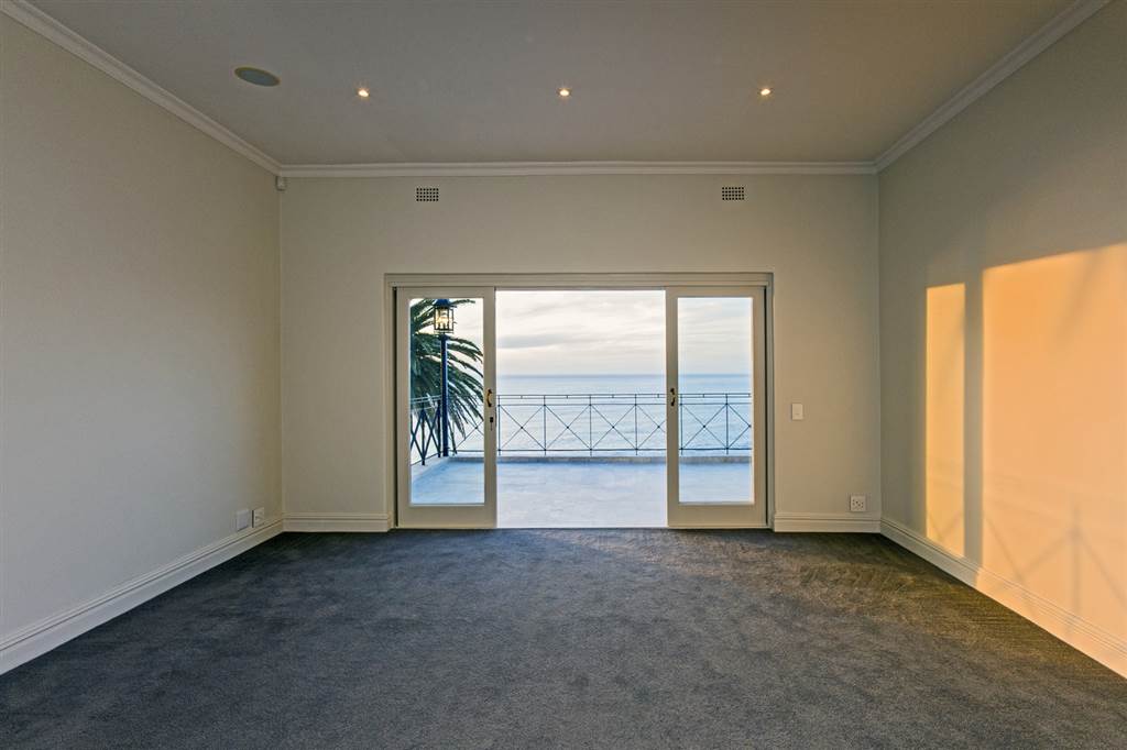 4 Bed House in Bantry Bay photo number 17