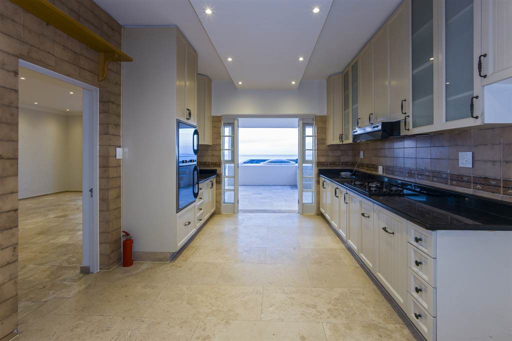 4 Bed House in Bantry Bay photo number 13