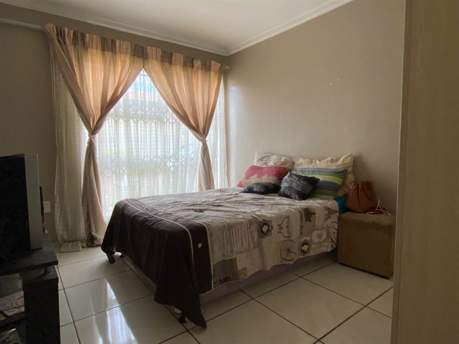 3 Bed House in Olievenhoutbosch photo number 11