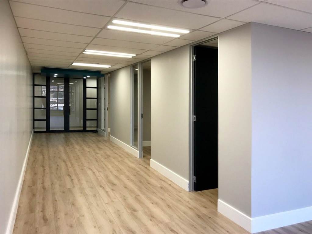 200  m² Office Space in Bedfordview photo number 9