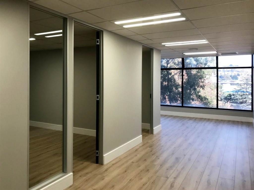 200  m² Office Space in Bedfordview photo number 11