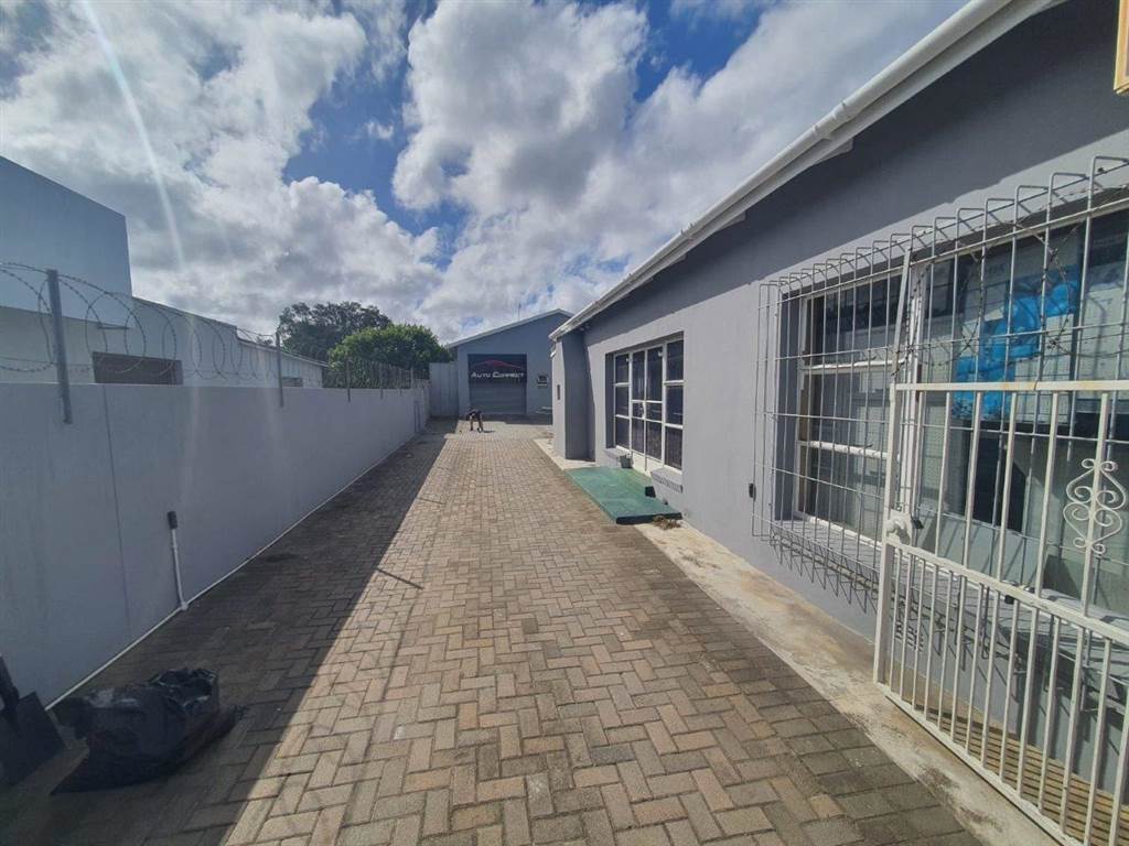 420  m² Commercial space in Walmer photo number 14