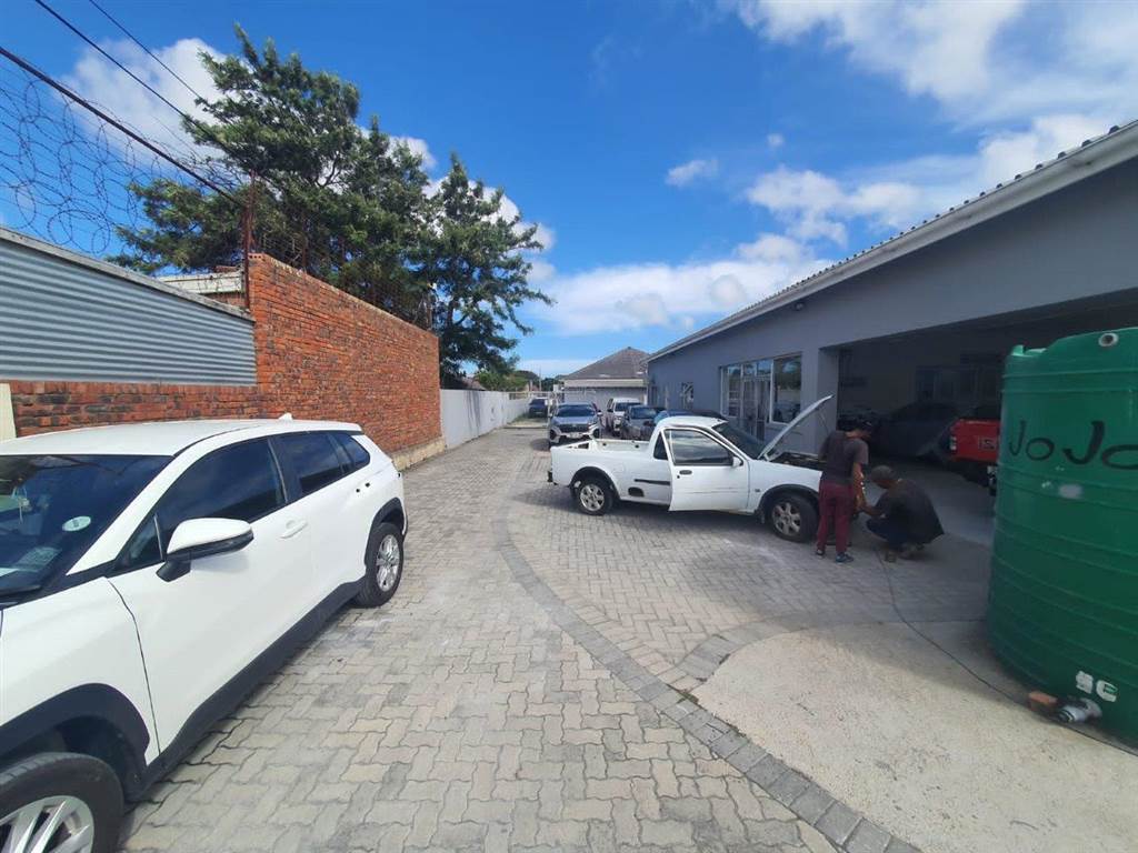 420  m² Commercial space in Walmer photo number 18