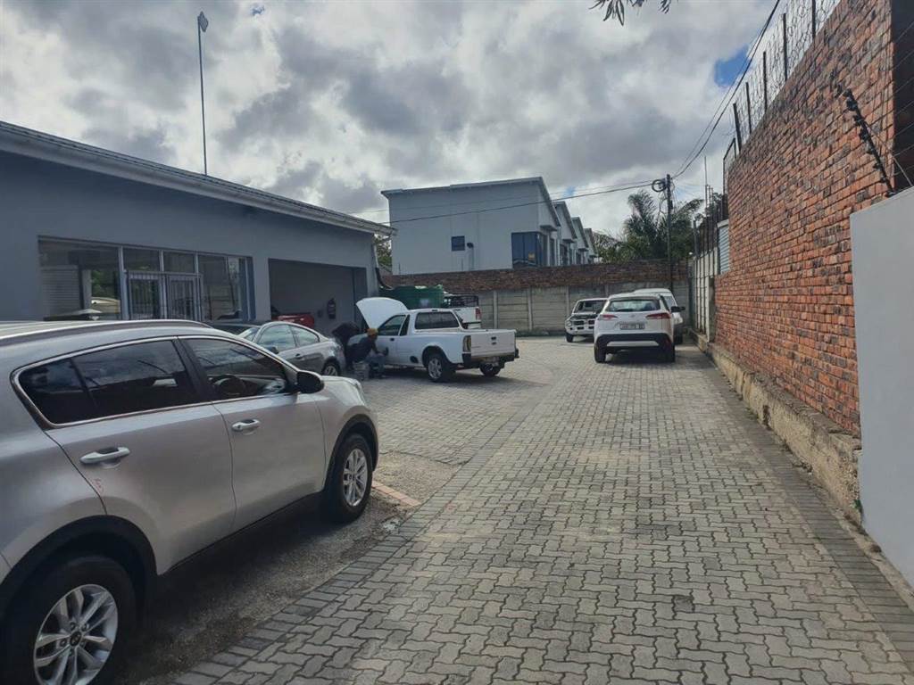 420  m² Commercial space in Walmer photo number 30