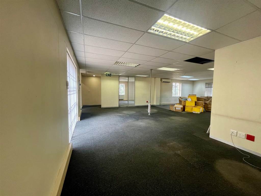 225  m² Office Space in Craighall photo number 17