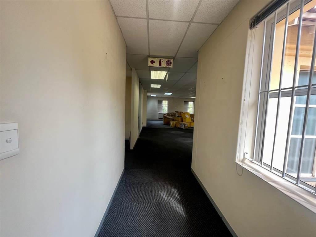 225  m² Office Space in Craighall photo number 13