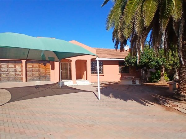3 Bedroom House 3 Bedroom House