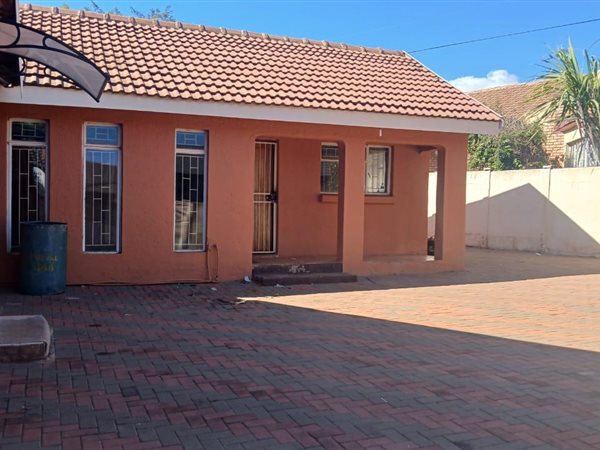 3 Bedroom House 3 Bedroom House