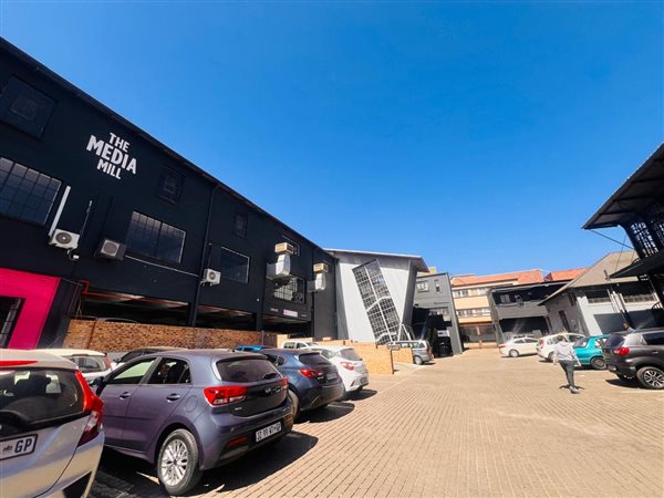 171  m² Commercial space