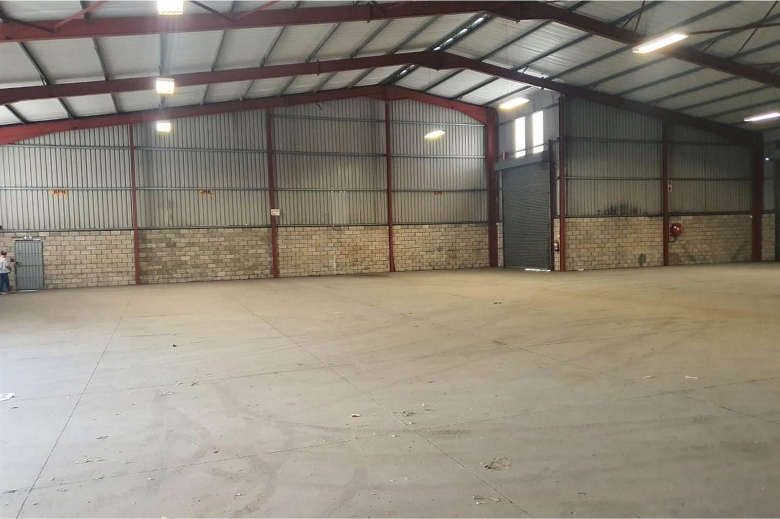 1198  m² Industrial space in Deal Party photo number 7