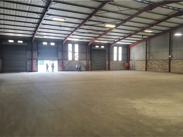 1198  m² Industrial space in Deal Party