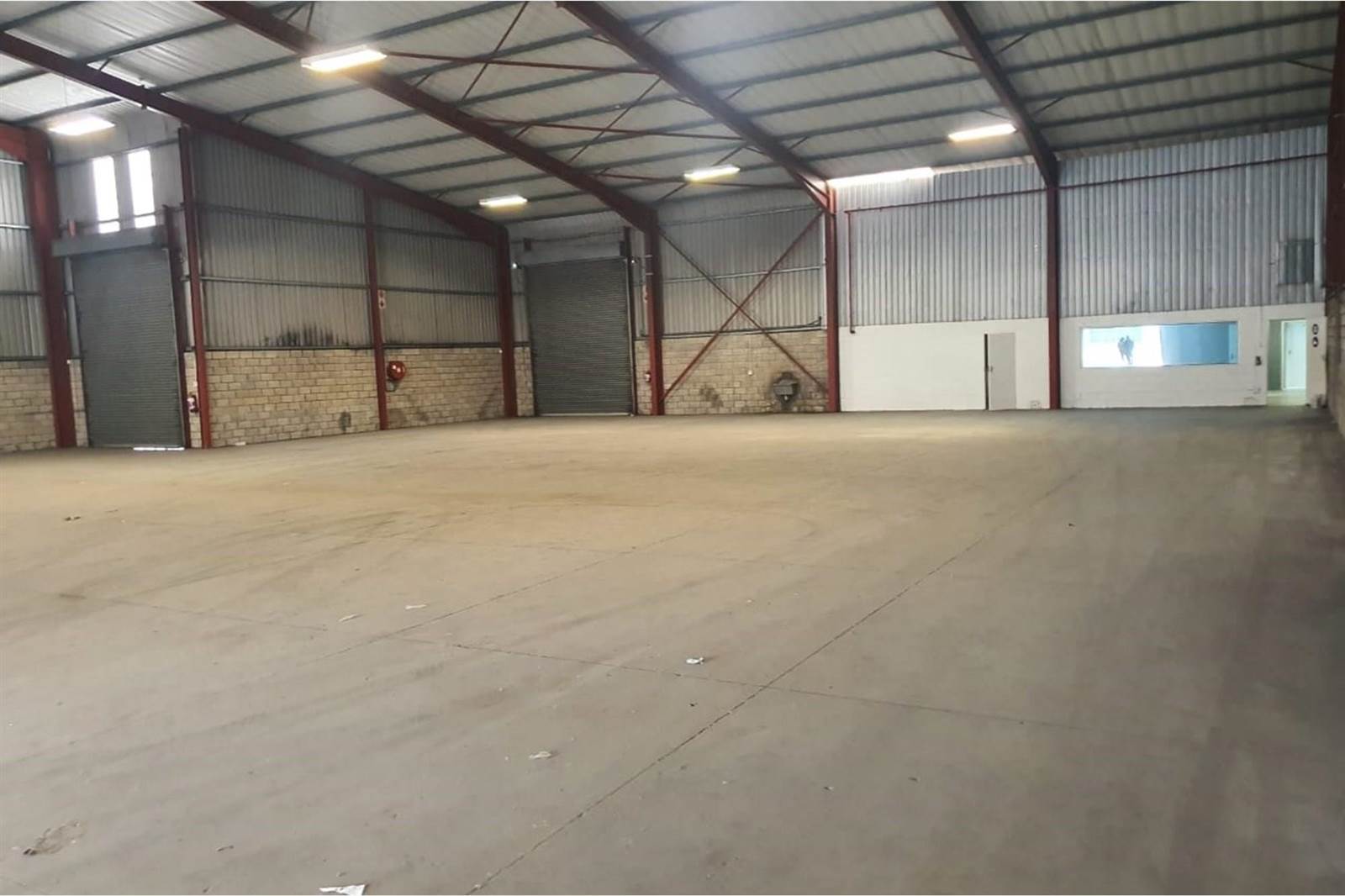 1198  m² Industrial space in Deal Party photo number 8