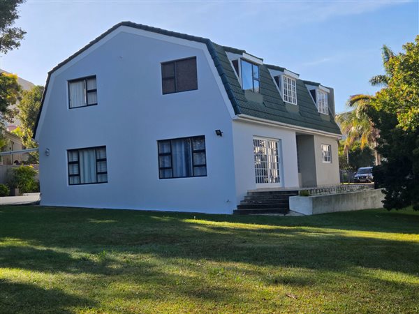 4 Bedroom House 4 Bedroom House