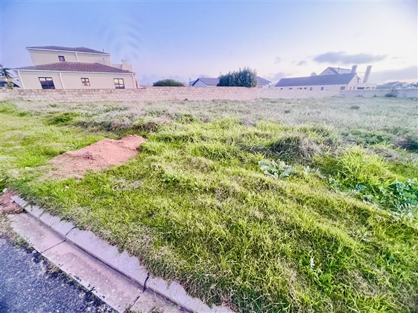 1 024 m² Land