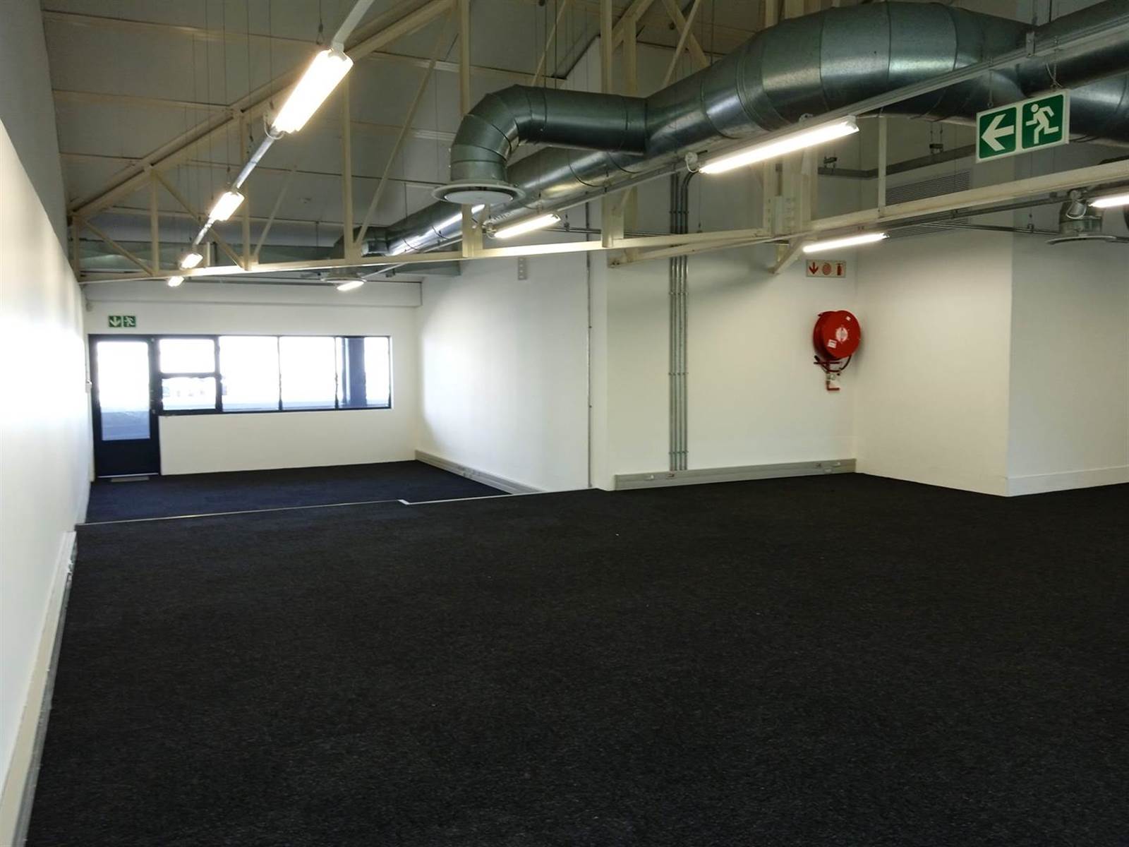 168  m² Office Space in Stamford Hill photo number 8