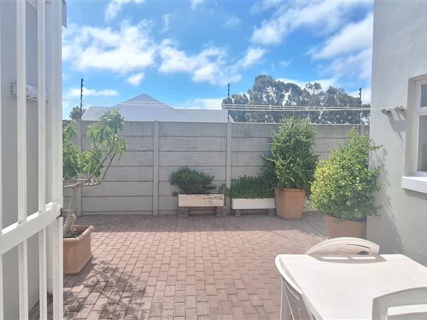 2 Bedroom House 2 Bedroom House