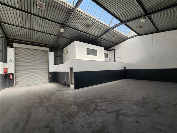 346  m² Industrial space in Montague Gardens