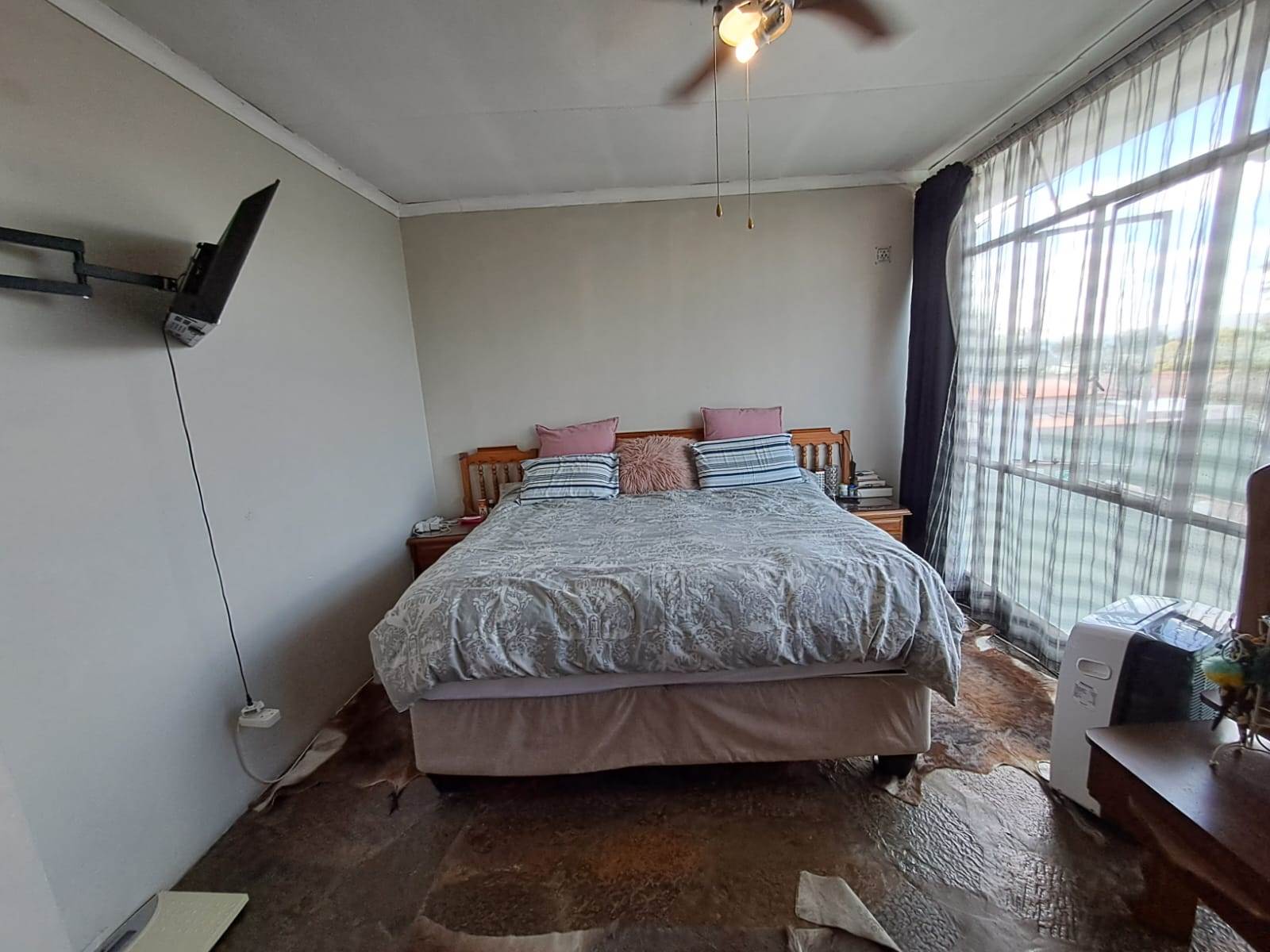 3 Bed Duplex in Pretoria Gardens photo number 18