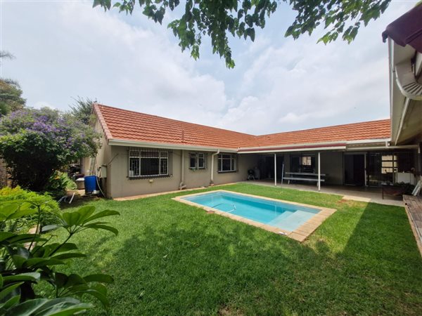 6 Bedroom House 6 Bedroom House