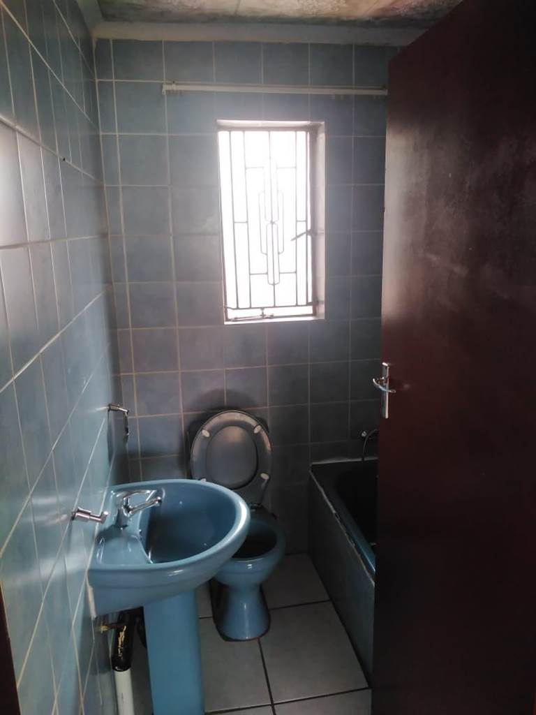 4 Bed House in Soshanguve photo number 16