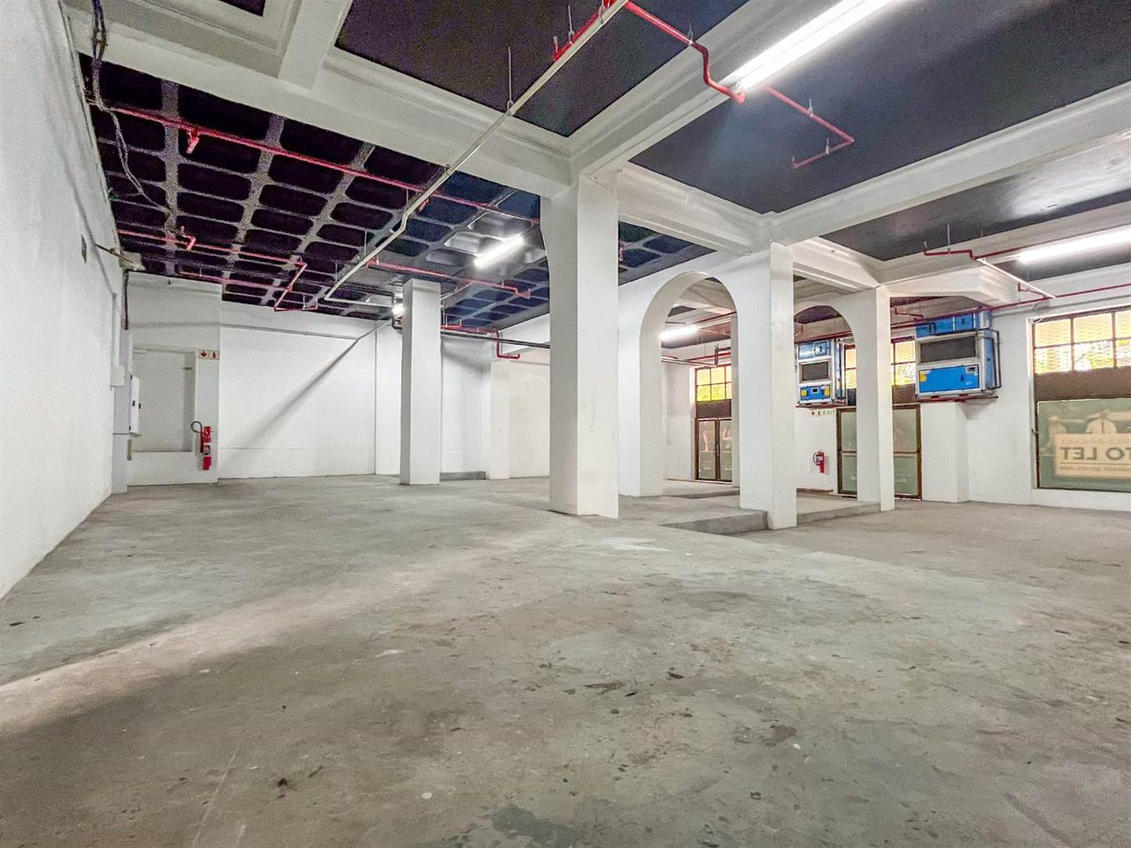 261  m² Retail Space in Cape Town City Centre photo number 2