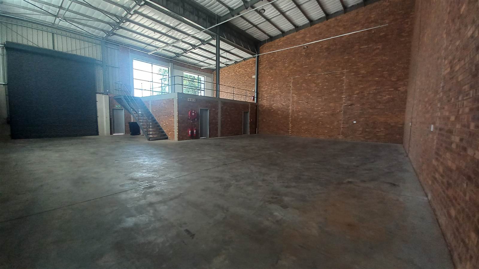 360  m² Industrial space in Brentwood Park photo number 3